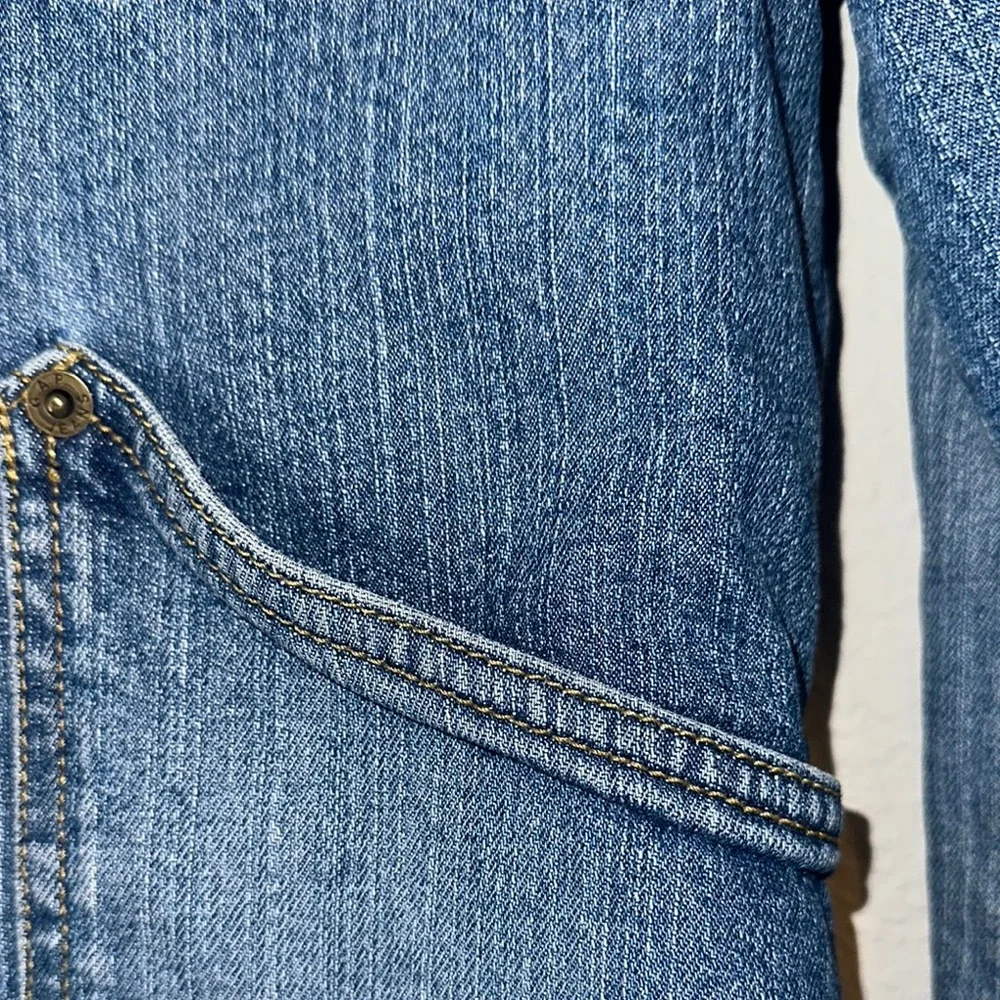 GAP Denim Jacket with Floral Embroidery and‎ Fleece Collar
